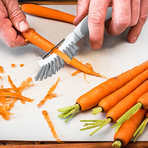 Vegetable/Fruit Peeler with Brush