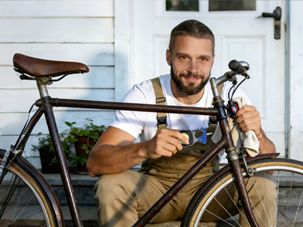 2 screwdrivers are suitable for emergency repairs.