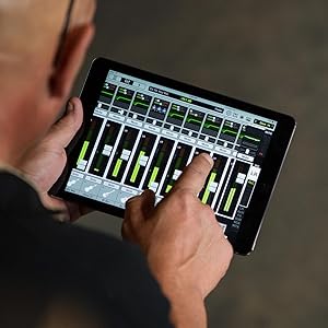 Mackie DL16SE digital mixer