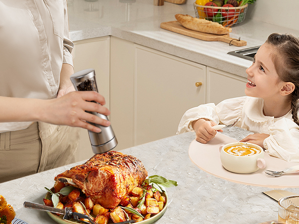 Electric Salt and Pepper Grinder Set