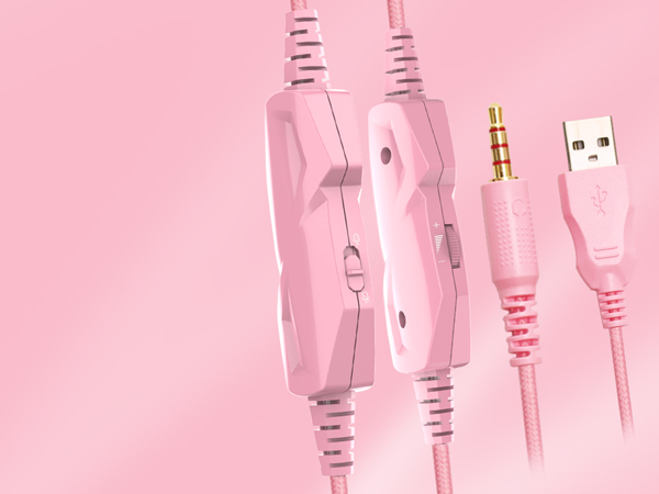 Gaming Headsets with One-Touch Volume Switch