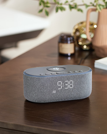 digital alarm clock with wireless charging