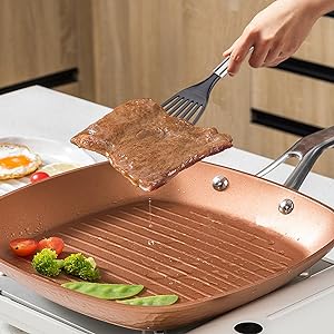 Meat turner flying spatula turner