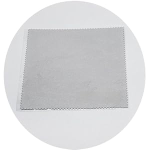 Screen wipe included for clear screen gaming