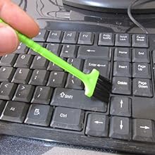 Keyboard gap cleaning brush