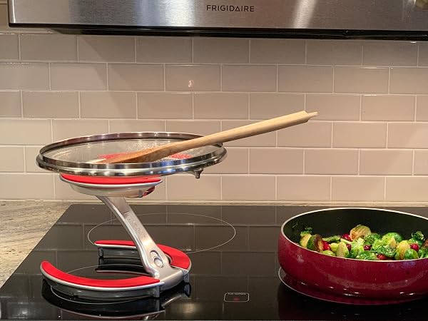 Red lid holder for cooking and spoon rest