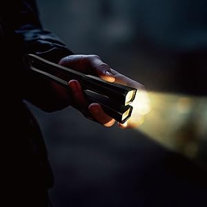 Hanging neck book light