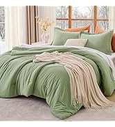 MUXHOMO Green Queen Comforter Set, All Season Ultra Soft Down Alternative Bedding - 3 Piece Light...