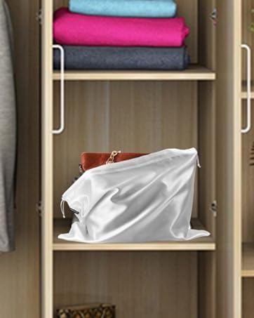 KEEP YOUR WARDROBE ORGANIZED