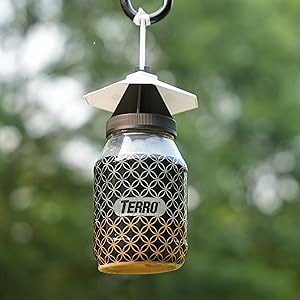 TERRO Fly Magnet Fly Trap attracts and traps house flies, barn flies, and bottle flies
