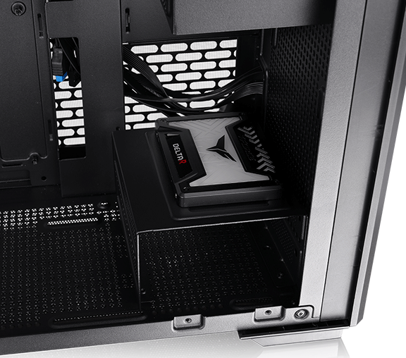Thermaltake TR300 TG Mid Tower Chassis