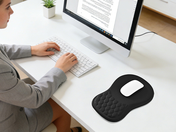 mouse pad with wrist support