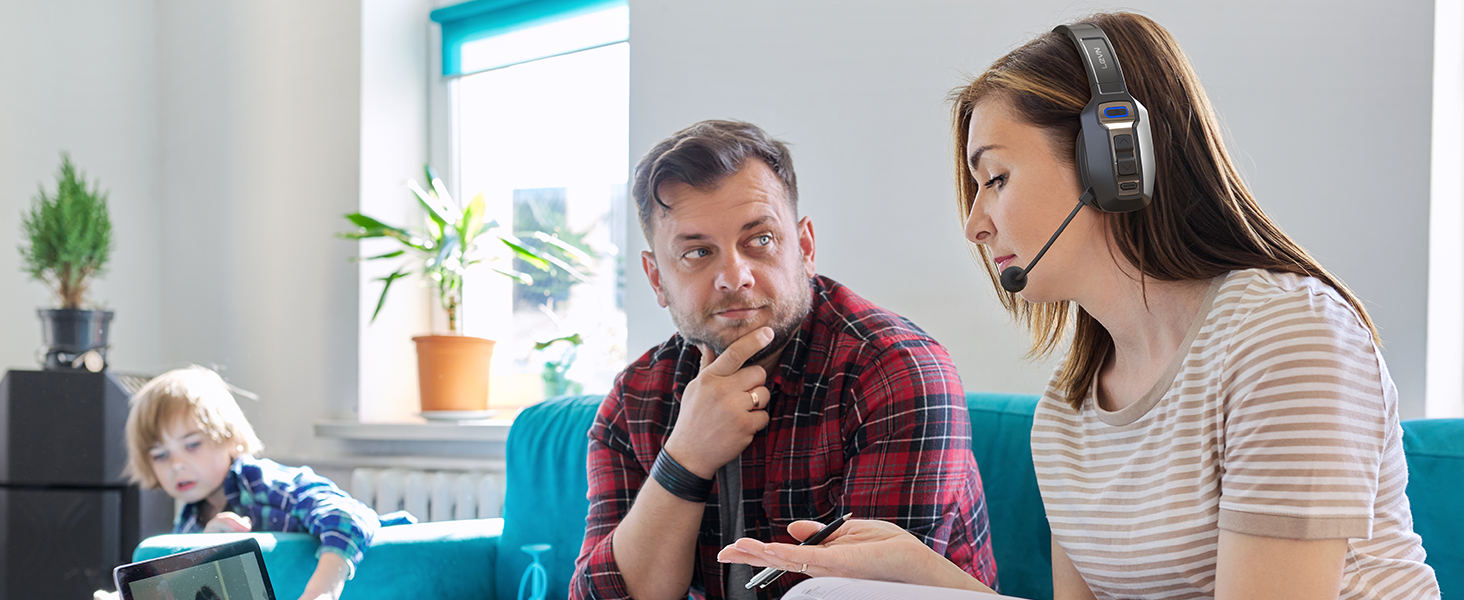 Effectively block background noise without affecting the call.
