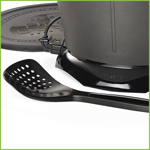 Handy scoop lifts, drains, and serves. No messy basket.