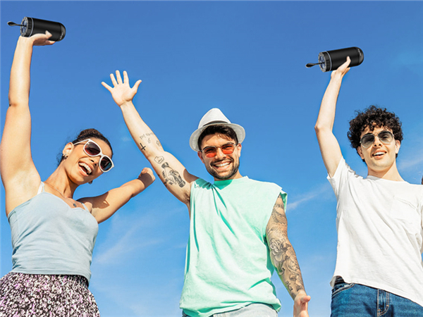 COMISO bluetooth speaker for beach