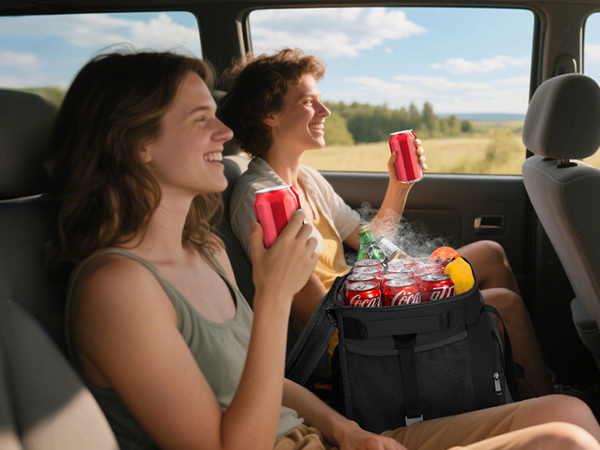  Enjoy cold drinks on the go with the wheeled MIYCOO camping ice bag during road trips.