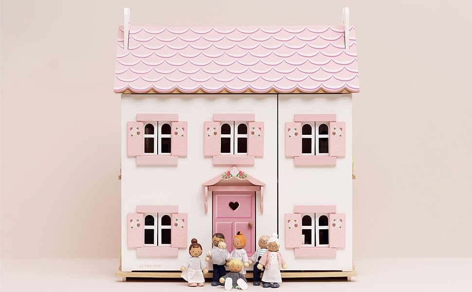 h104 sophies wooden dolls house with p053 doll family