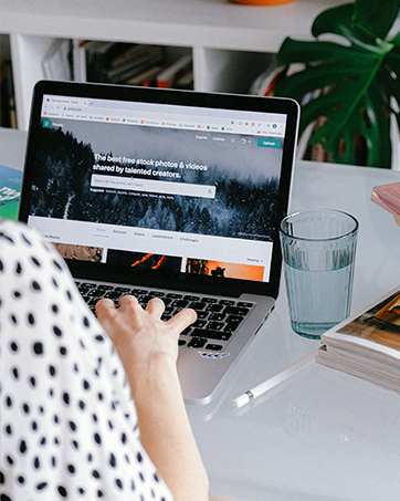 apple laptop charger