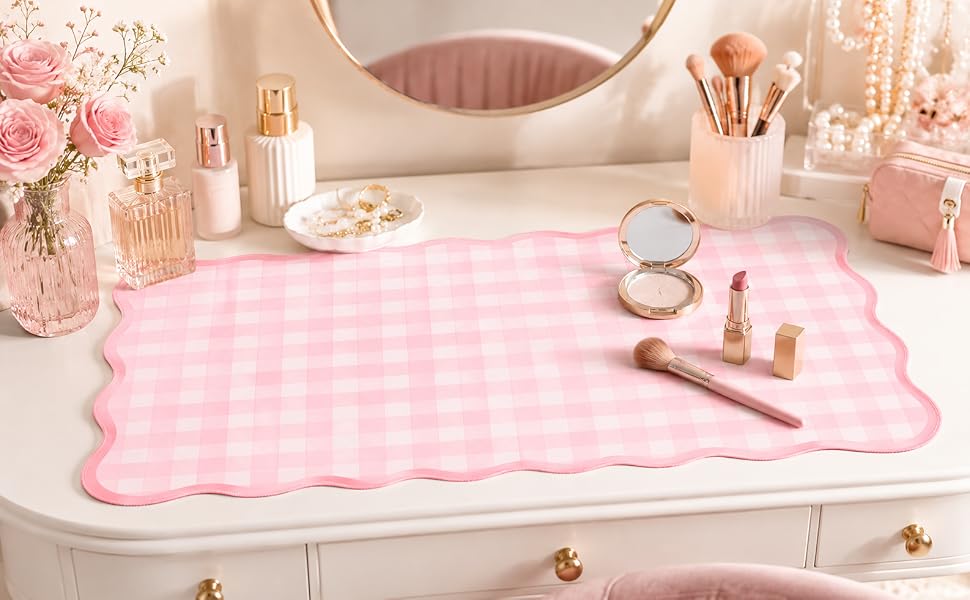 Scalloped Gingham Pink Desk Mat