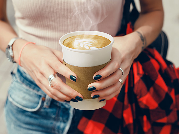 coffee cups with lids