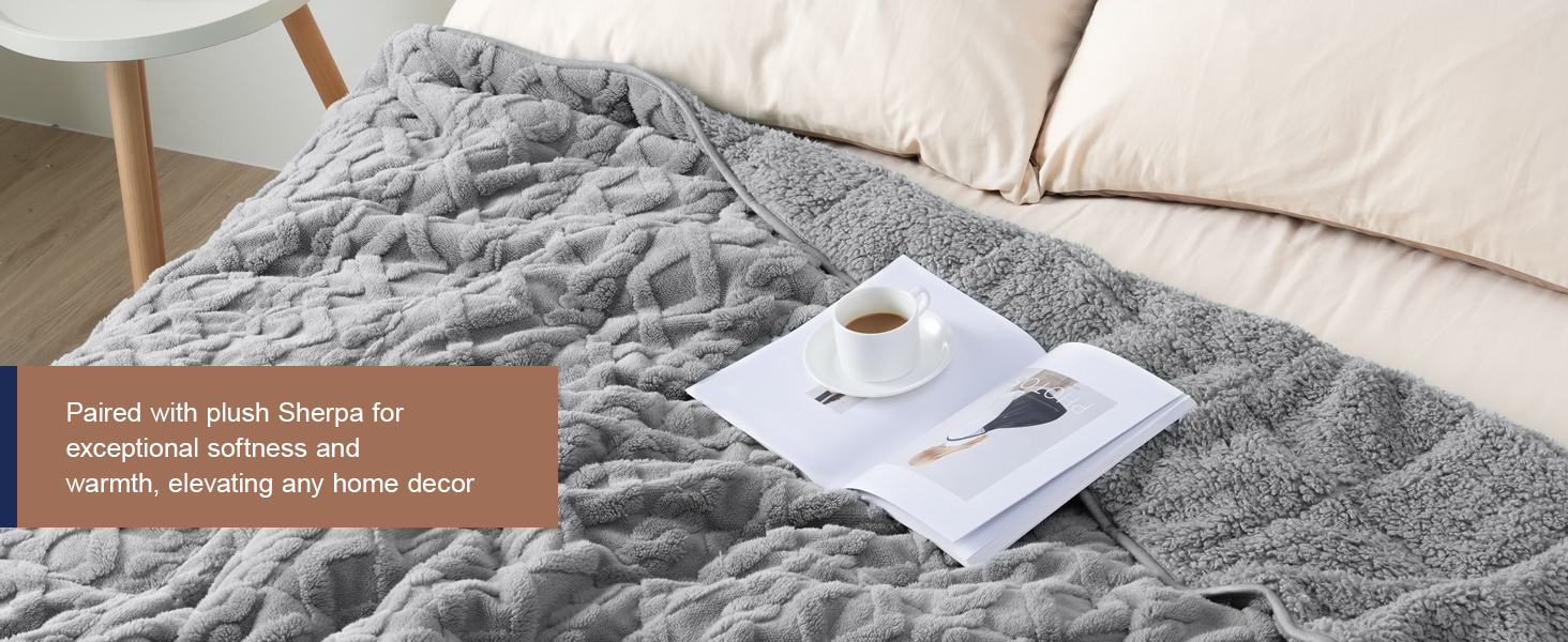 Weighted blankets for adults, ultra soft fuzzy sherpa fleece heavy blanket on bed