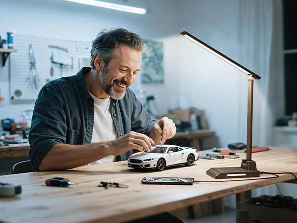 Natural_Light_LED_Desk_Lamp