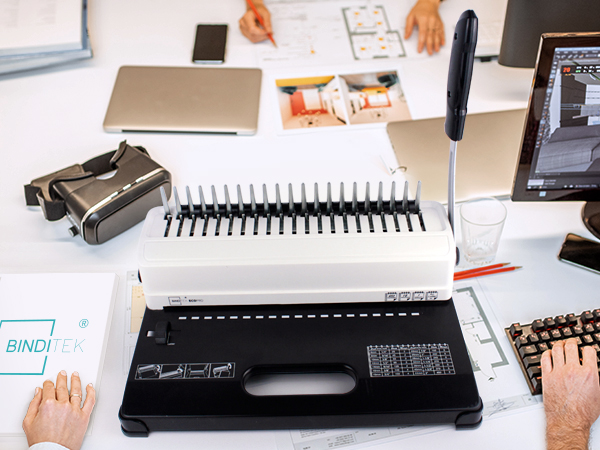 Comb binding machine