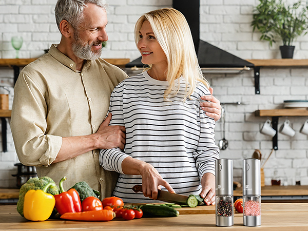 Electric Salt and Pepper Grinder Set