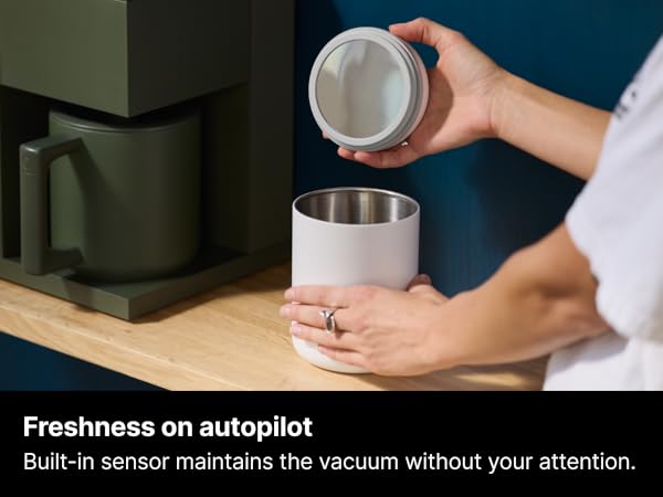 Freshness on auto pilot stays on vacuum seal
