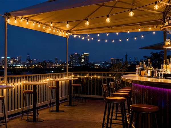 bistro string lights