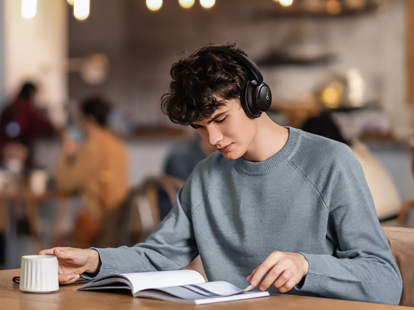 Indoor mode adjusts the noise cancelling to suit quieter locations while still blocking out noise.