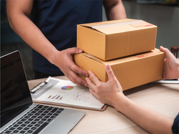 tracker device for vehicles