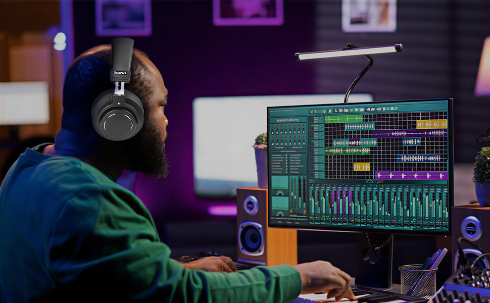 Headphones suitable for live streaming/podcasting/editing