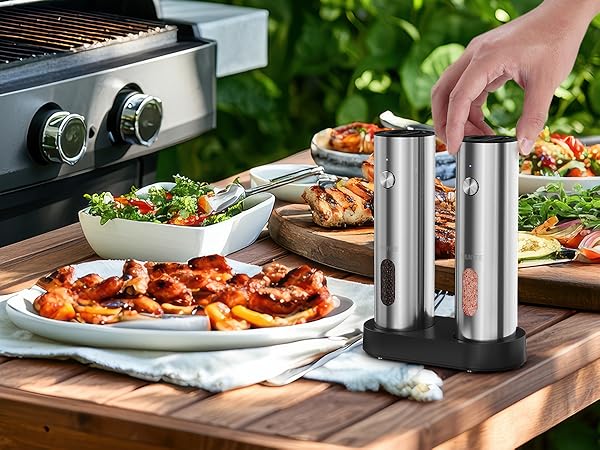 salt and pepper grinder set