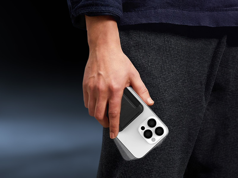 Magsafe wallet with grip