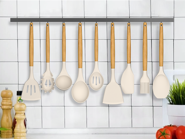 kitchen utensils 
