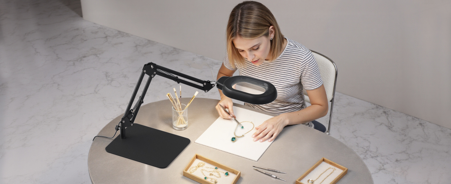 Magnifying Desk Lamp