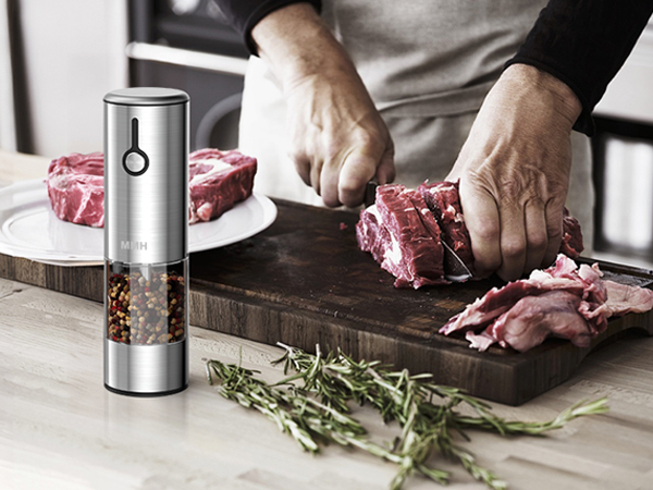 electric salt and pepper grinder set