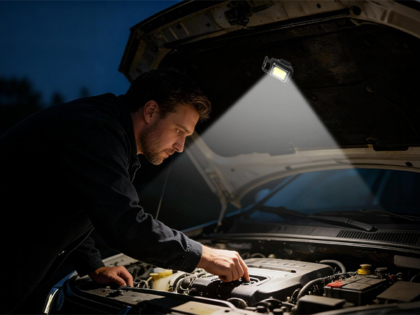 Keychain light for emergency inspection and vehicle repair at night