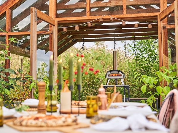 Ooni Karu 2 outdoor pizza oven
