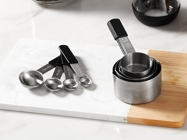 magnetic measuring cups