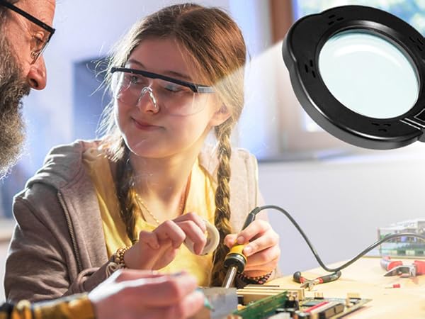 desk lamp with magnifying glass and light