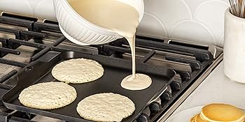 pancake batter;pancakes,breakfast